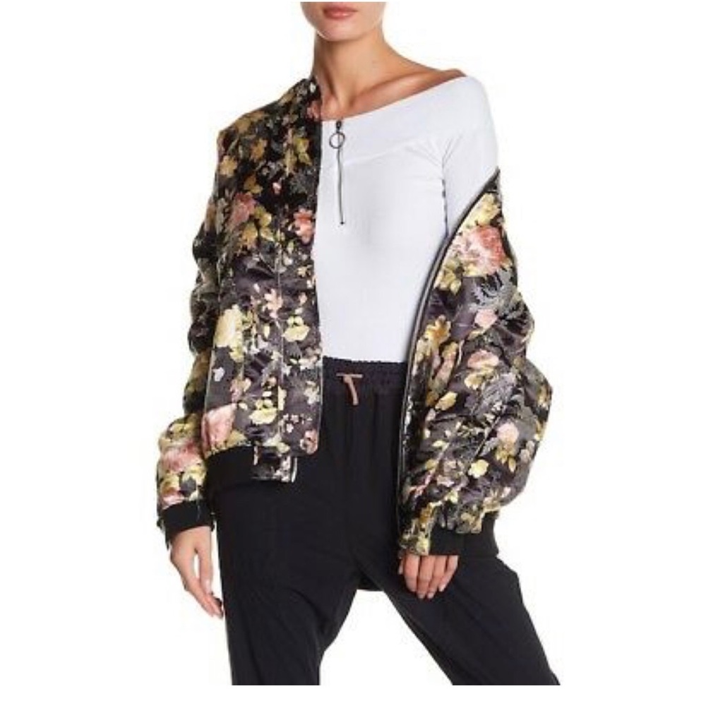 🥰HP 💞B2G1 💞 Free people jacquard bomber jacket